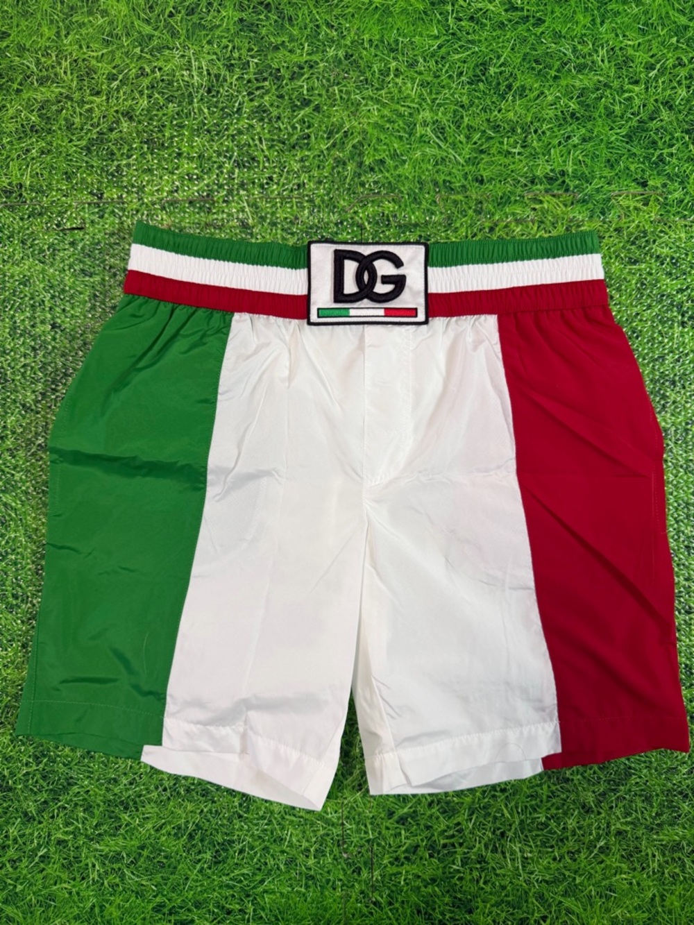Dolce & Gabbana Italia Mid-length swim trunks with Italy DG logo NWT 7” Inseam